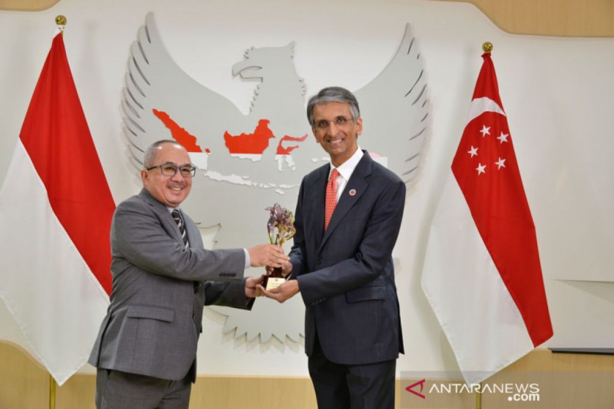 KBRI Singapura menganugerahkan Adinata Award kepada Temasek