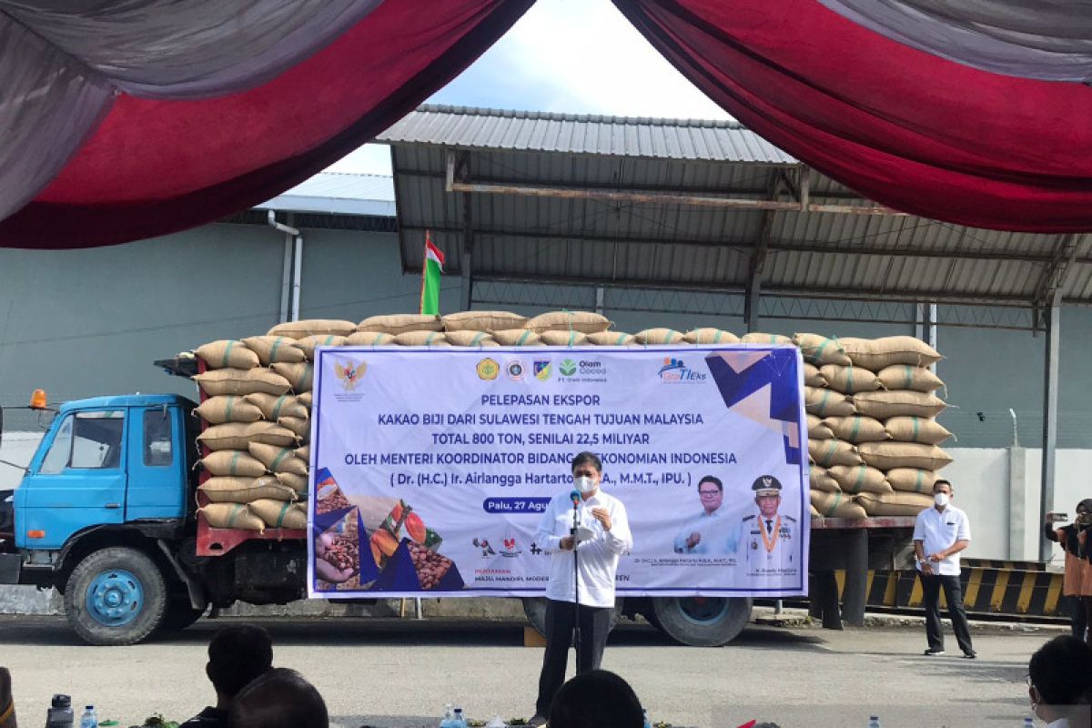 Menko Perekonomian Airlangga  lepas ekspor biji kakao andalan Sulawesi Tengah