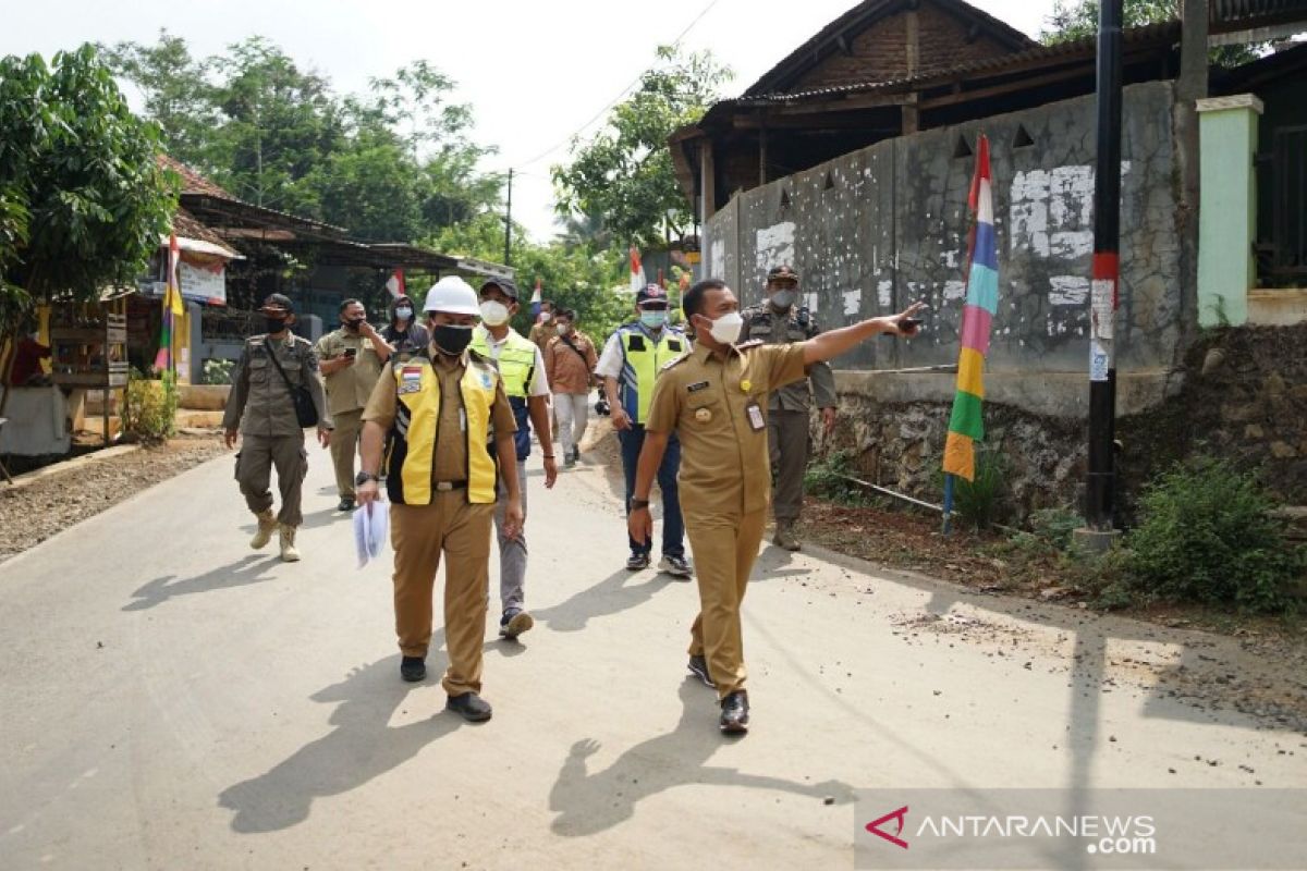 Batang bangun jalan penghubung tiga kecamatan senilai Rp9,2 miliar