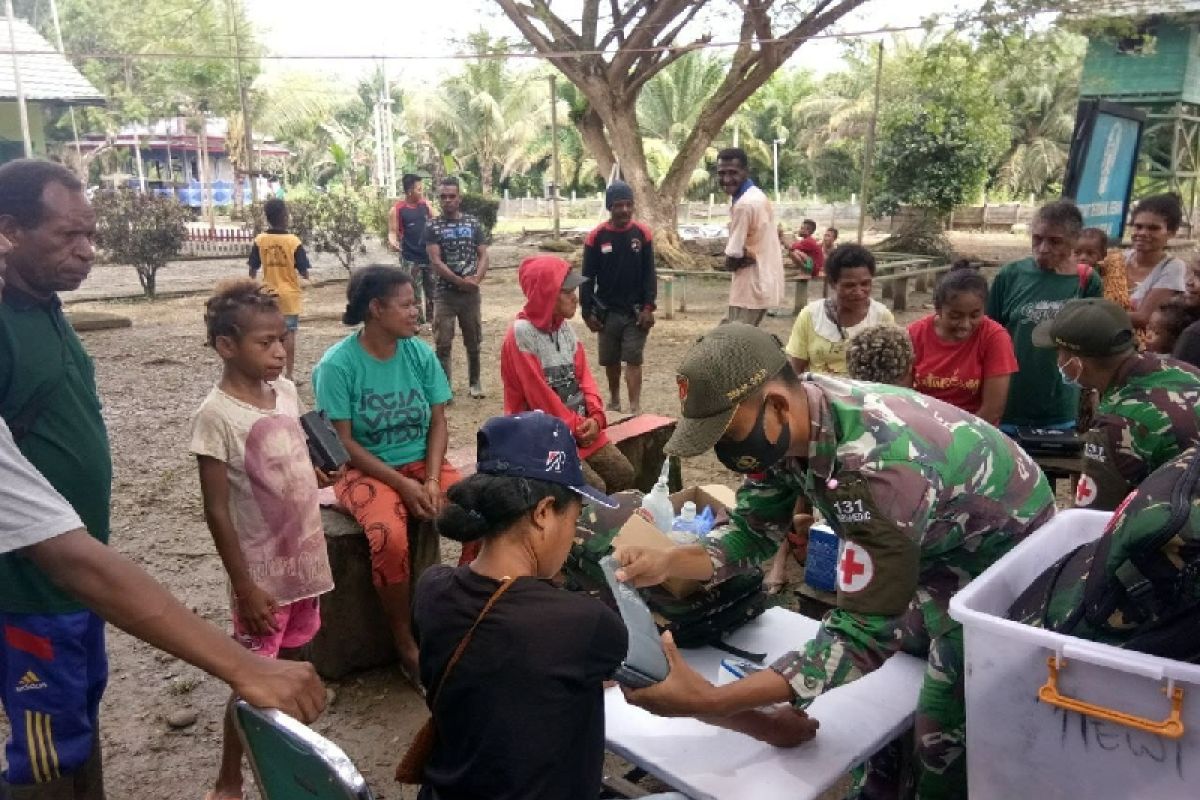 TNI berikan layanan kesehatan gratis warga di perbatasan