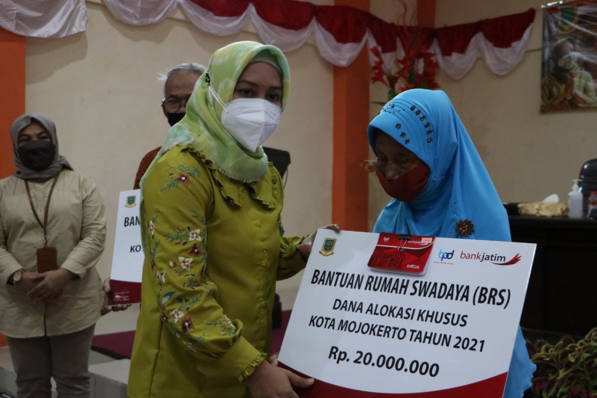 140 orang warga Kota Mojokerto dapat bantuan bedah rumah