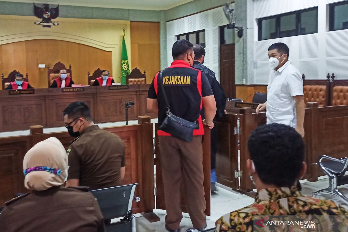 Dua terdakwa korupsi benih jagung ajukan pengalihan status penahanan