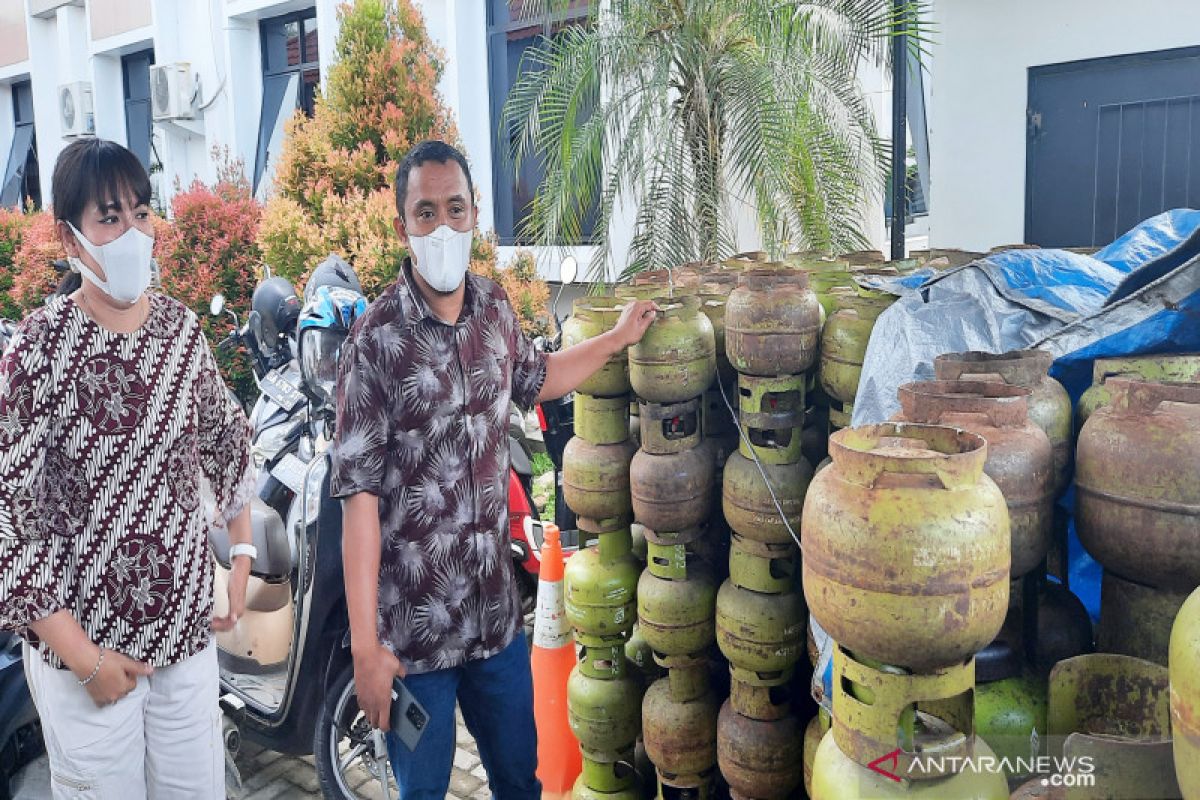 Polda Kalsel menyita 606 tabung elpiji 3 kilogram dijual di atas HET