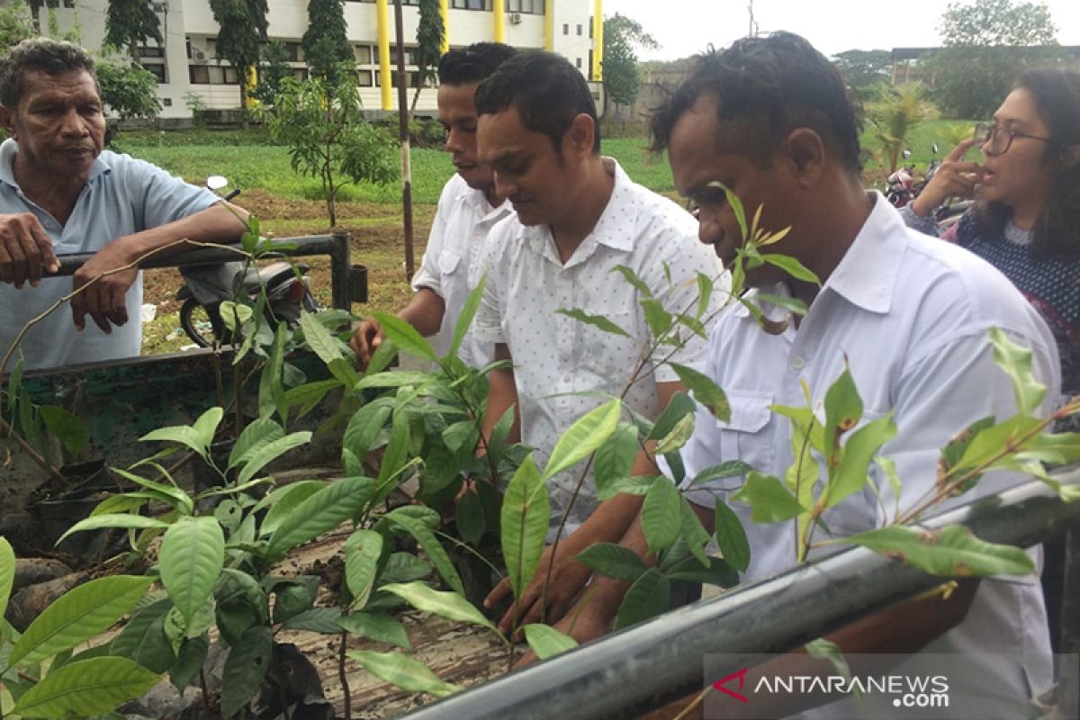 Komunitas lingkungan soroti krisis air bersih di Ambon