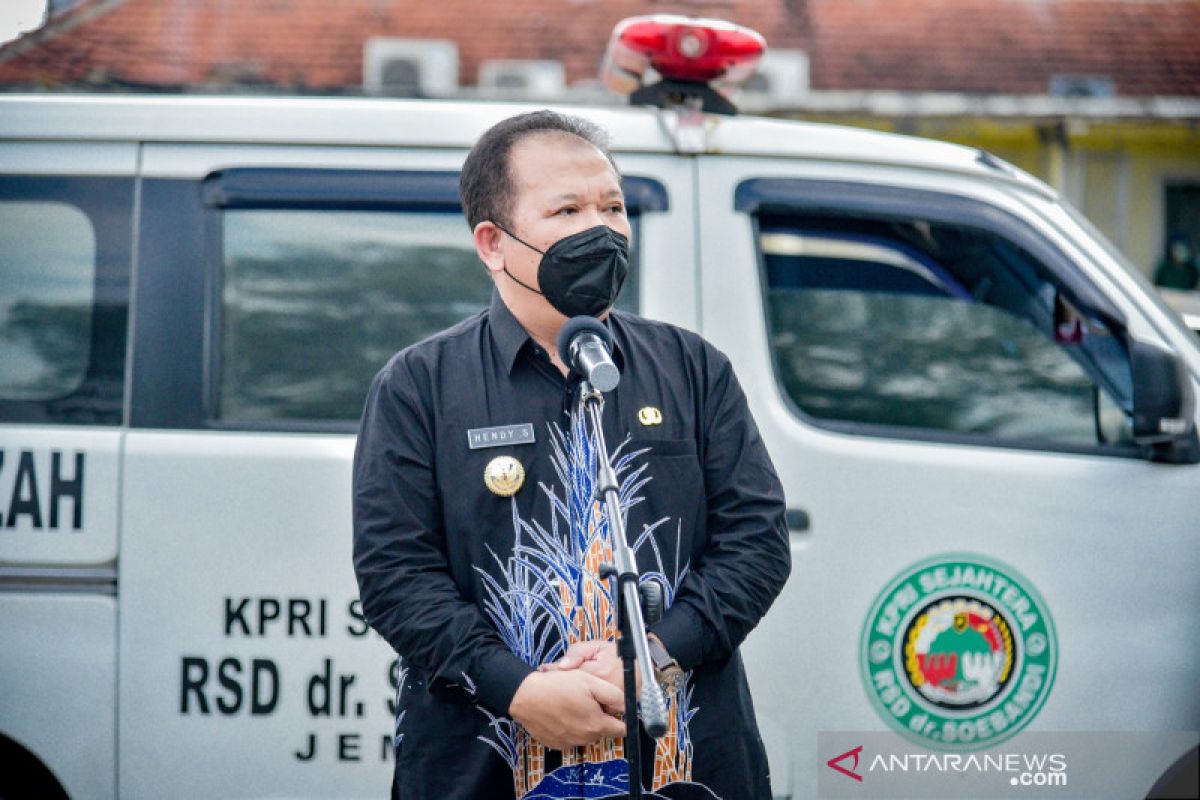 Bupati dan pejabat Jember terima honor tim pemakaman jenazah COVID-19