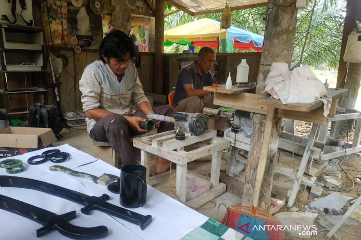 Perajin batu giok di Subulussalam tetap bertahan di tengah pandemi