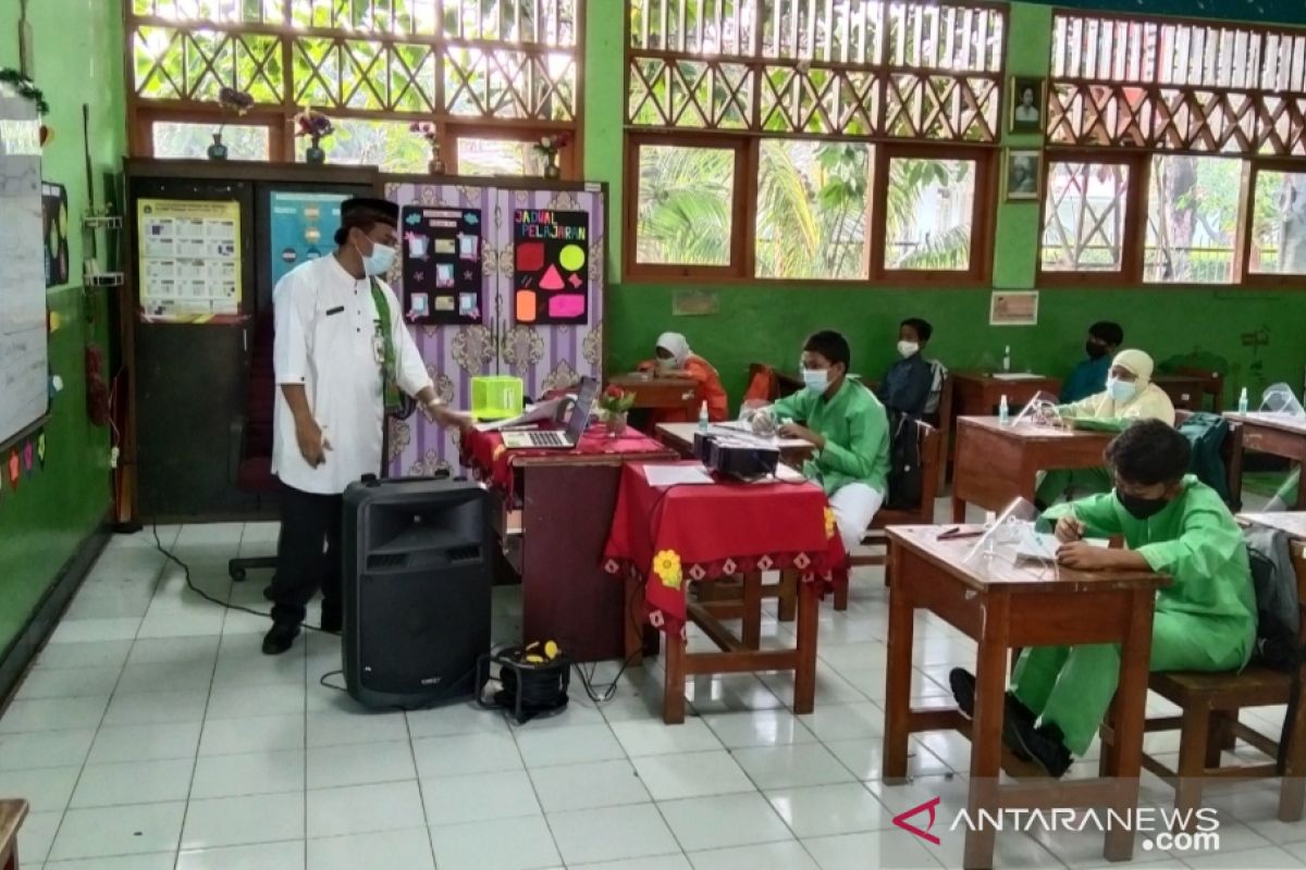 DKI sepekan, belajar tatap muka hingga hak interpelasi