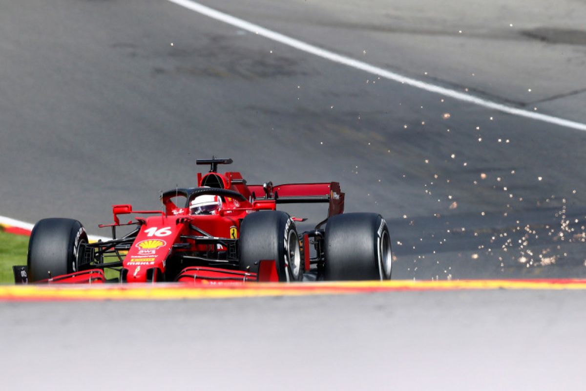 Kecelakaan di FP2, Leclerc gunakan sasis cadangan Ferrari di Spa