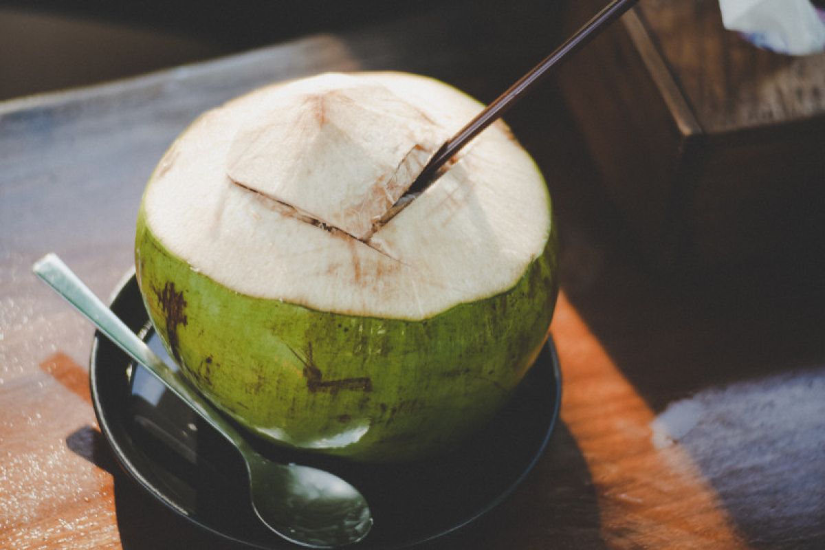 Air kelapa baik untuk tubuh asal  tidak diminum berlebihan