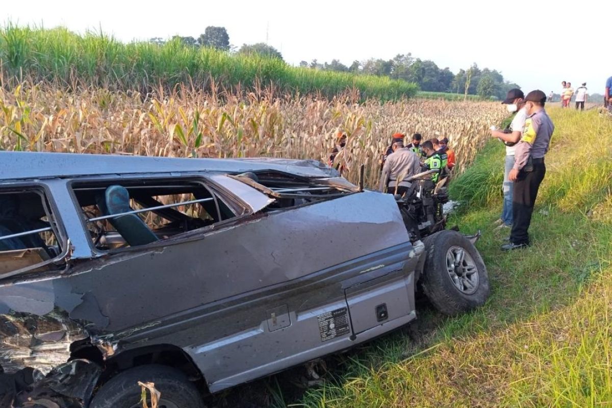 Polisi tangani kecelakaan kereta-mobil dengan korban meninggal