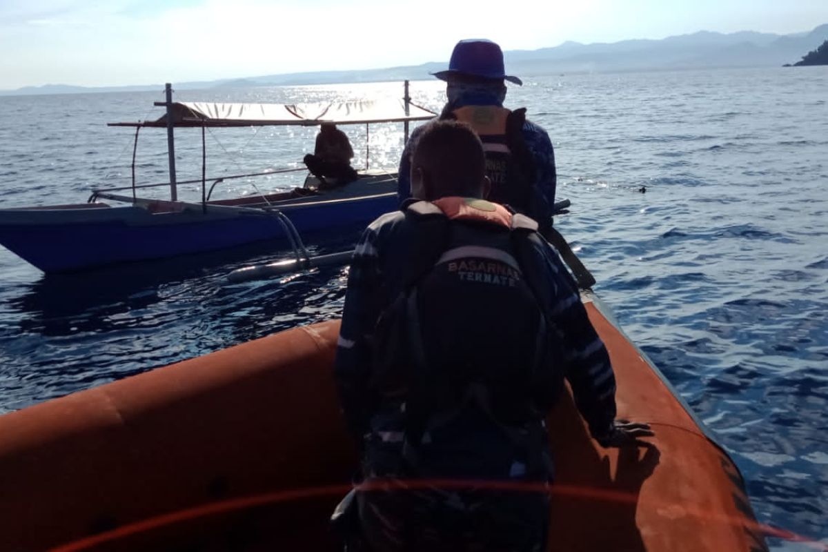 Basarnas belum temukan seorang warga hilang di perairan Ternate, intensifkan pencarian