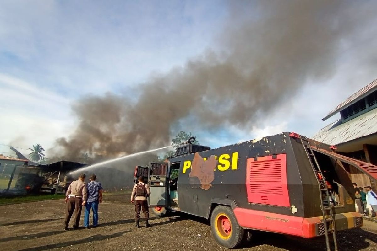 Polisi selidiki kebakaran lima bus milik Dishub Nabire Papua