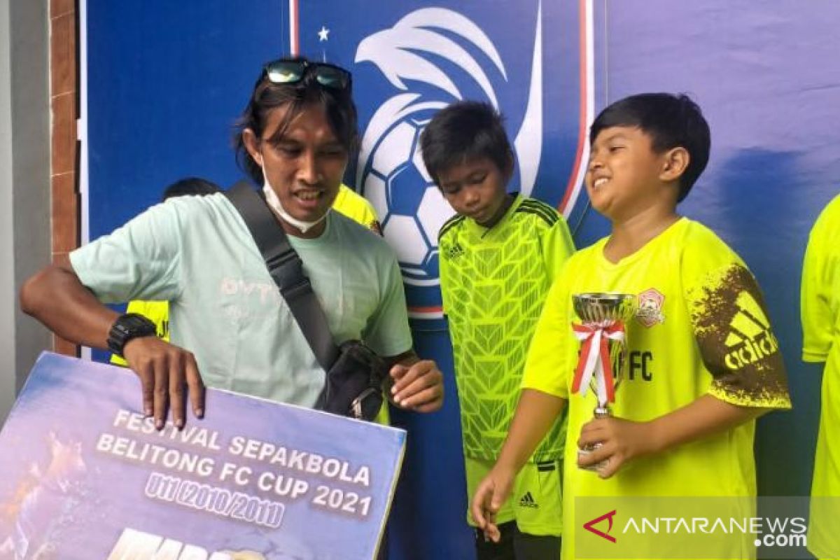 Budi Sudarsono latih pesepak bola asal Belitung untuk bergabung dengan timnas