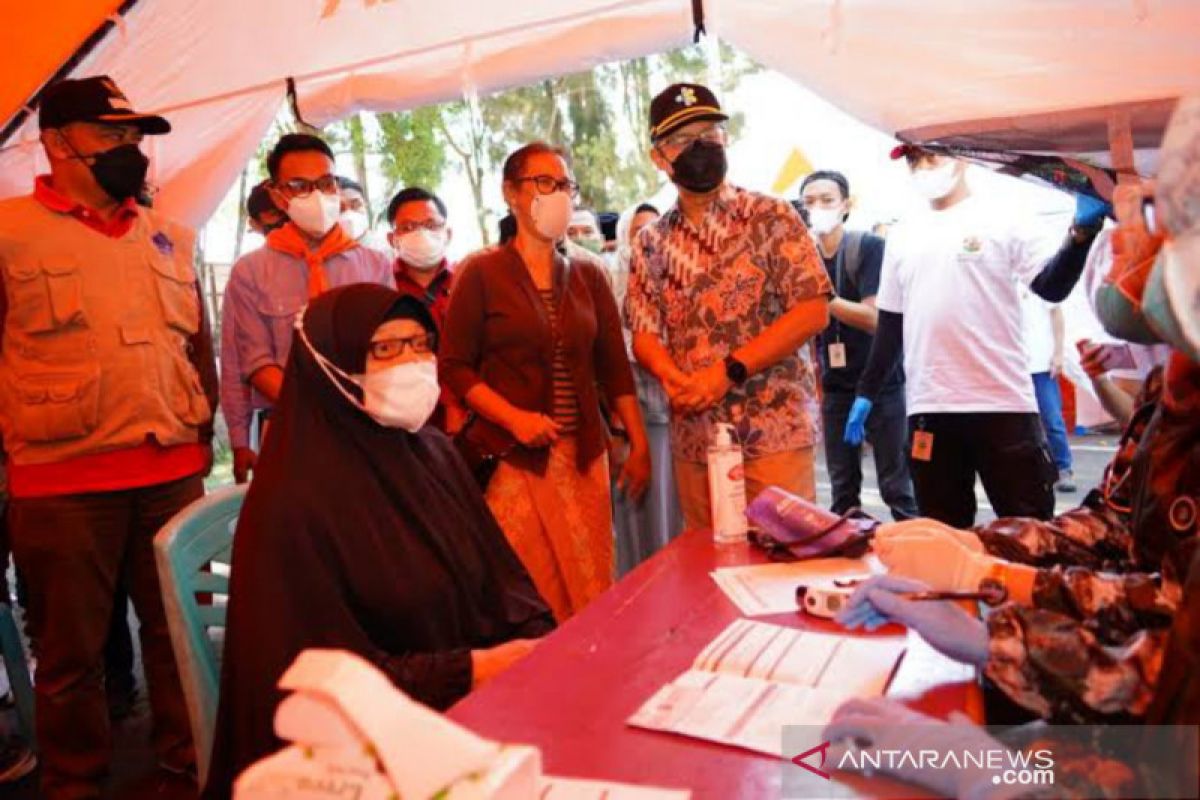 Vaksinasi COVID-19 menembus masyarakat di kaki gunung