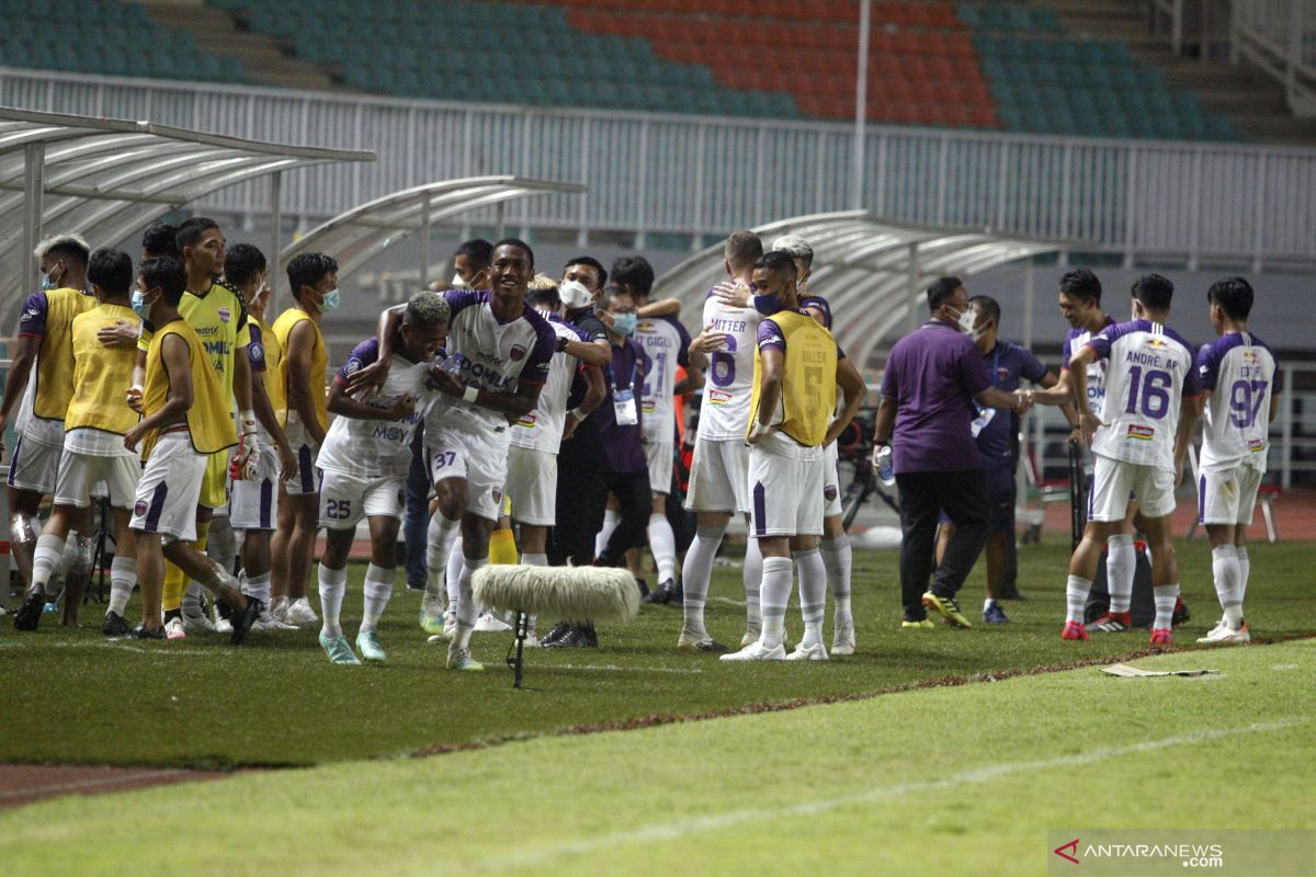 Tiga pemain andalan Persita dipastikan absen pada laga melawan Persib