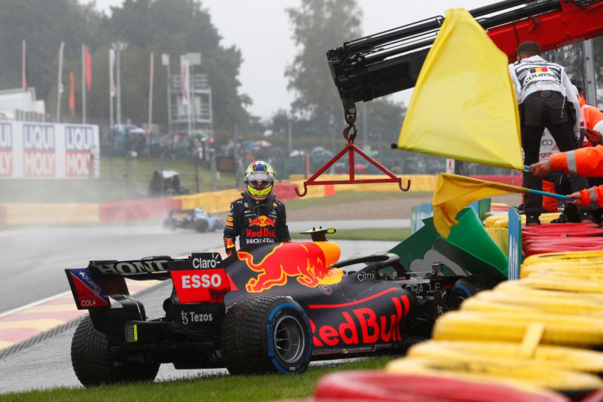 Formula 1: Sergio Perez gagal balapan di GP Belgia setelah kecelakaan jelang start