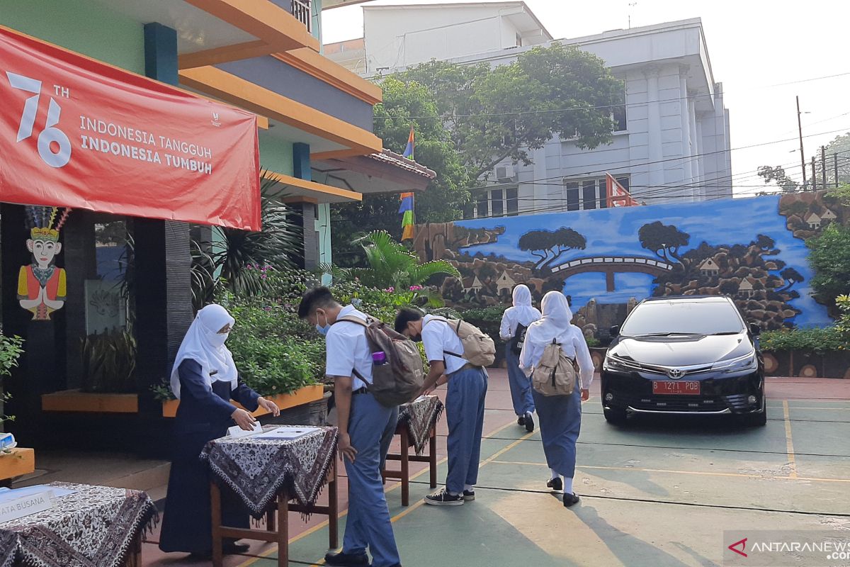 Alami gangguan kesehatan, satu siswa SMKN 32 Jakarta dipulangkan