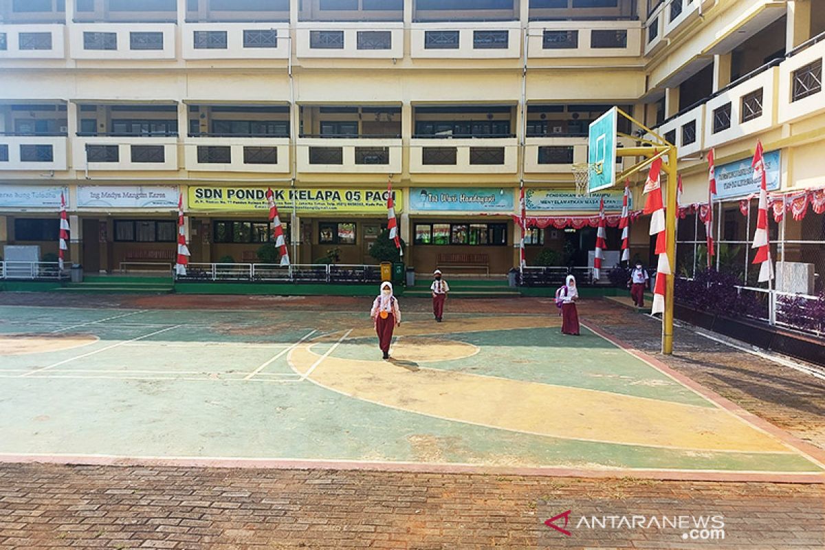 Hari pertama PTM di SDN Pondok Kelapa 05 Pagi berjalan lancar