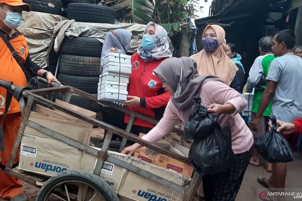 Pemkot Jaksel salurkan bantuan bagi korban kebakaran di Cipete Utara