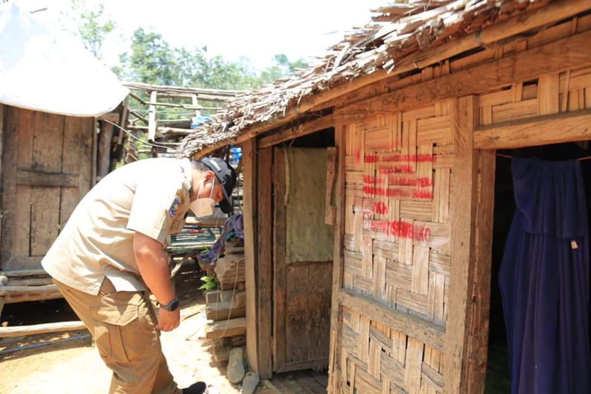 Bedah rumah pertama setelah jadi Bupati Labura