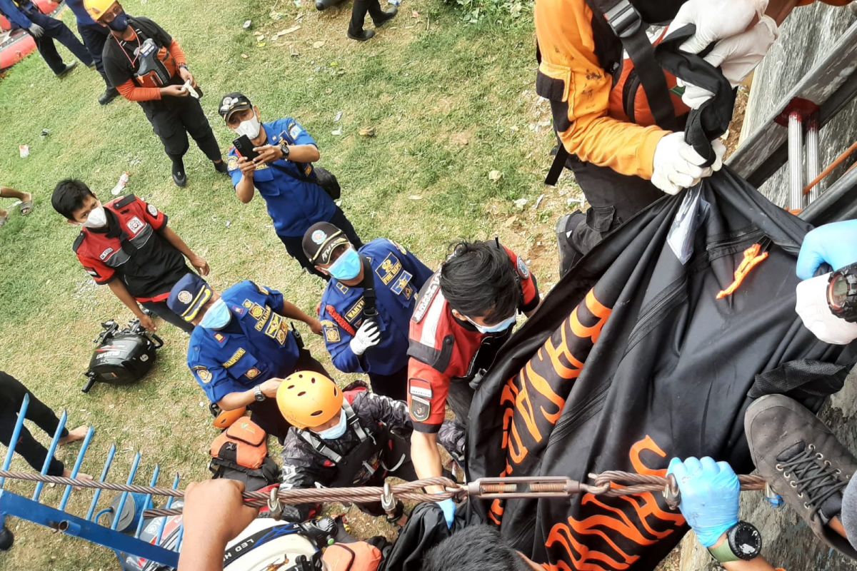 Tim SAR temukan jasad tenggelam di Kali Ciliwung Jakarta Barat