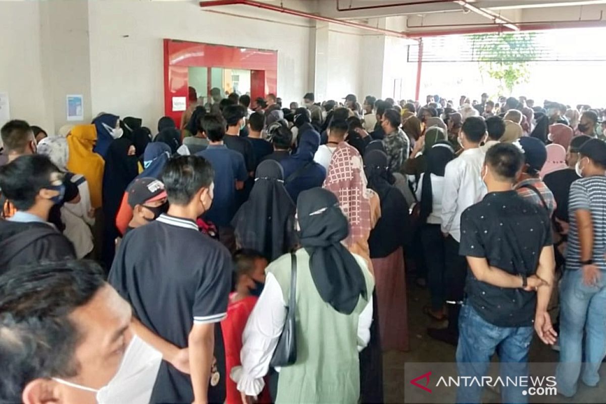 Antusias warga HST mendapatkan vaksin Moderna membludak