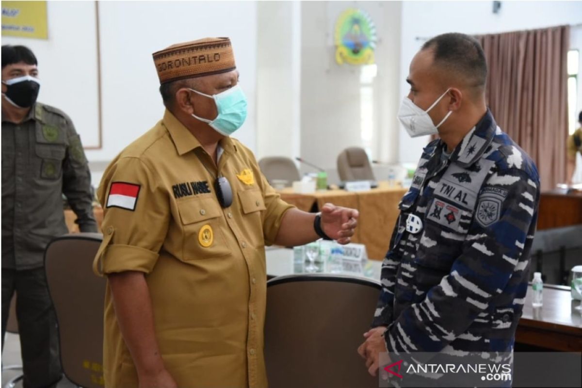 Lanal Gorontalo kerahkan KAL Limboto untuk vaksinasi warga pesisir
