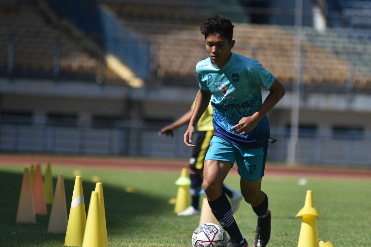 Liga Indonesia: Ferdiansyah bersyukur bisa tembus tim utama Persib Bandung