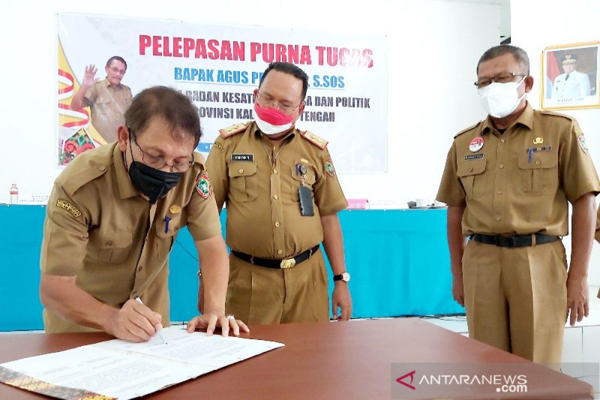 Penjabat Sekda Kalteng lepas Kaban Kesbangpol masuki masa purna tugas