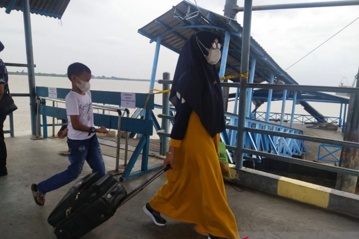 Pelabuhan domestik Meranti ditutup, aktivitas turun naik penumpang tetap jalan