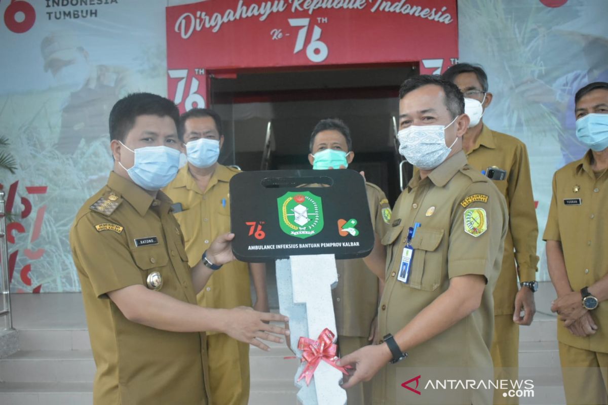 Bupati Sambas serahkan ambulan dari Pemprov Kalbar ke RSUD Pemangkat