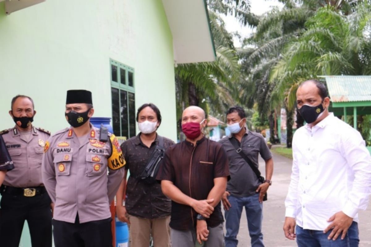 Polres Langkat dan Staffsus Presiden vaksinasi 256 Santri Ulumul Quran Stabat