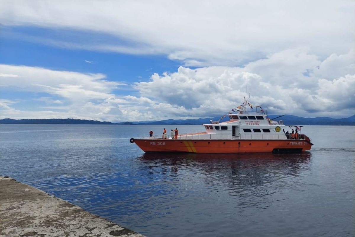 Dua nelayan asal Halsel dilaporkan hilang di laut Maluku, intensifkan pencarian