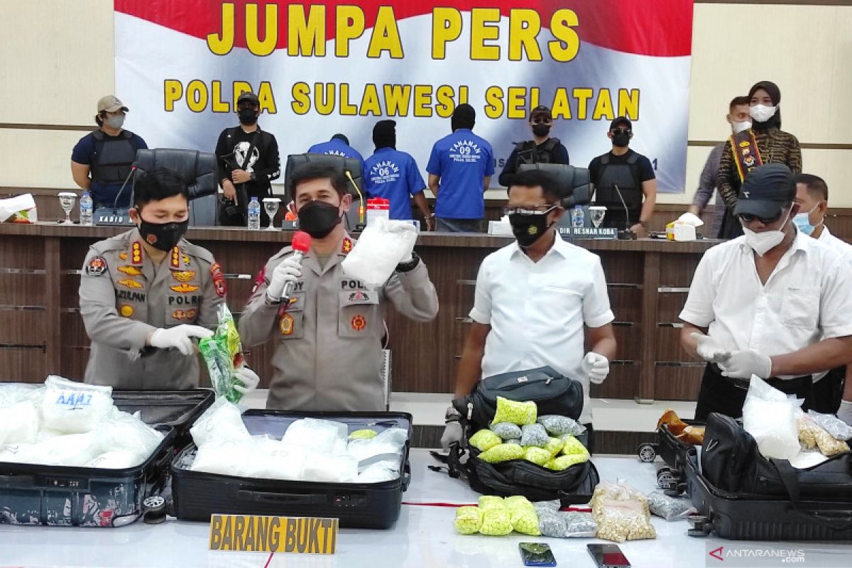 Kapolda Sulsel ungkapkan modus pengiriman 75 kg sabu-sabu jalur ekspedisi