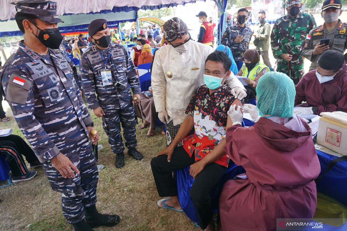 TNI gelar serbuan vaksinasi COVID-19 di Trenggalek