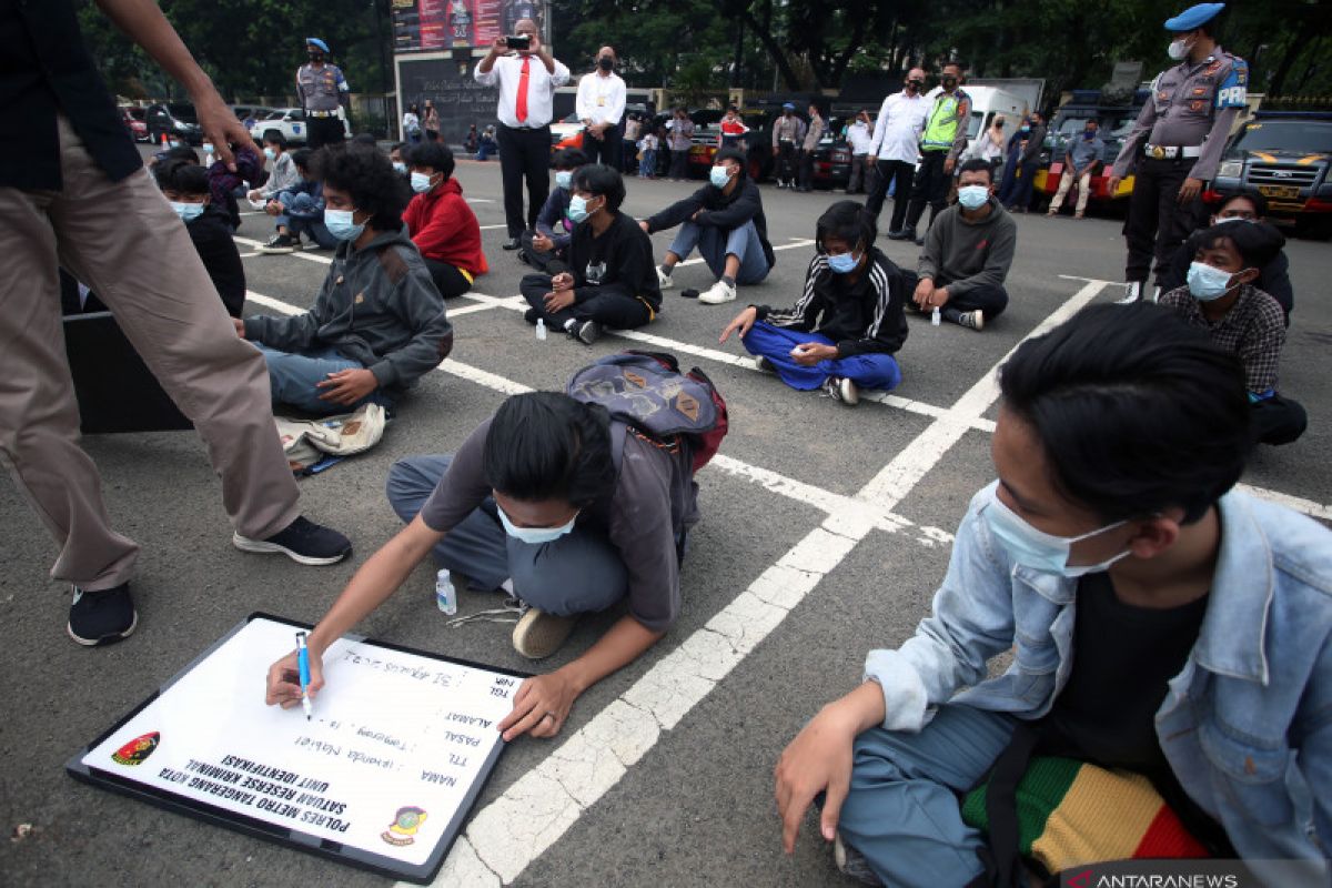 Polisi berikan penyuluhan di sekolah cegah tawuran antarpelajar