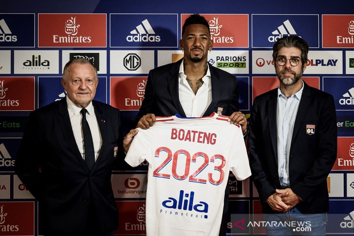 Lyon dapatkan bek gaek Jerome Boateng secara cuma-cuma