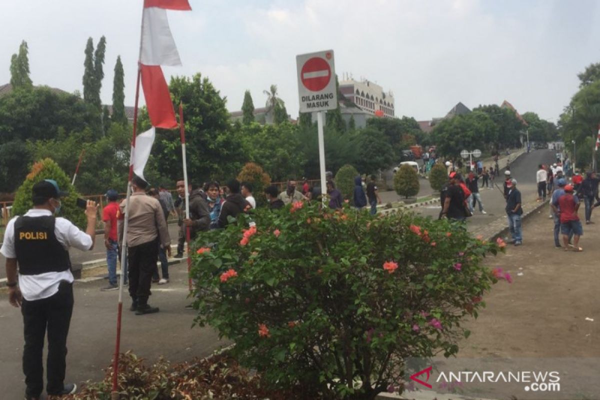 Polisi amankan belasan anggota ormas terlibat bentrok di Unkris Bekasi