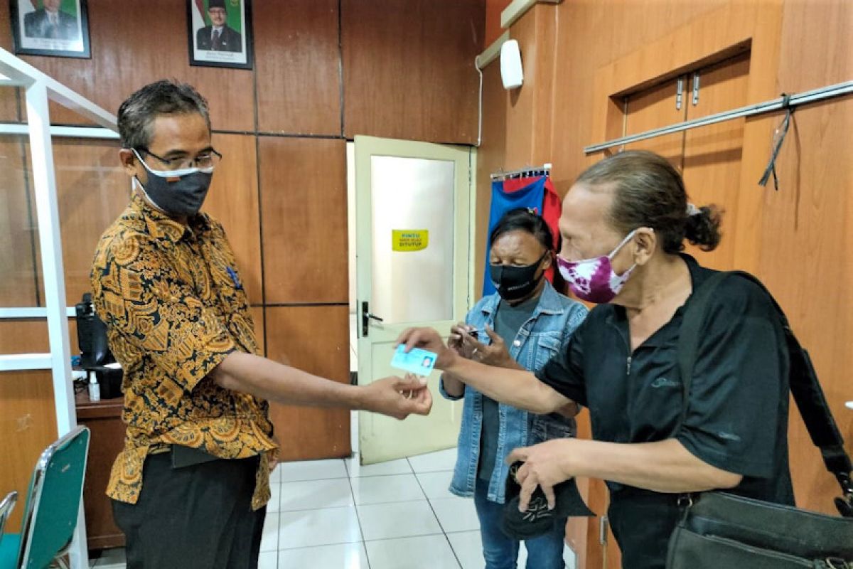 Disdukcapil Yogyakarta terbitkan dua KTP untuk warga transgender