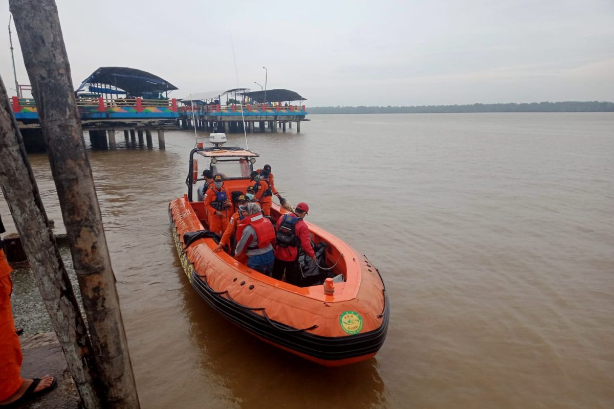 Basarnas Jambi kerahkan tim rescue cari nelayan  tenggelam di perairan Pulau Berhala