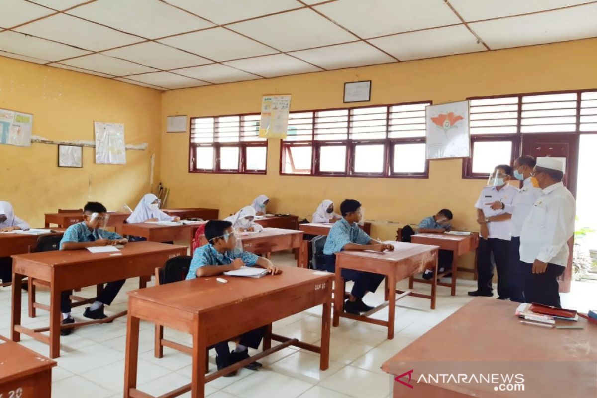 556 sekolah di Madina melakukan belajar tatap muka terbatas