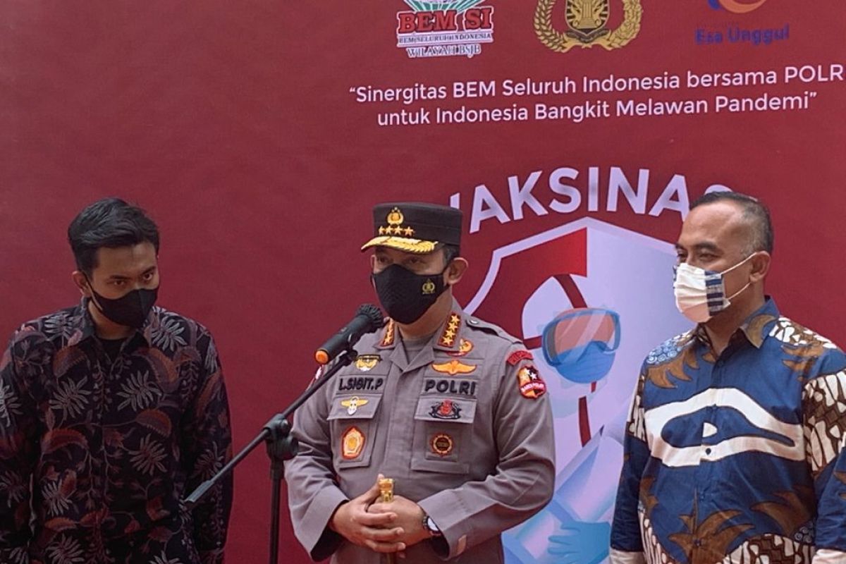 Kapolri ajak BEM se-Indonesia sukseskan target 2 juta dosis vaksin per hari