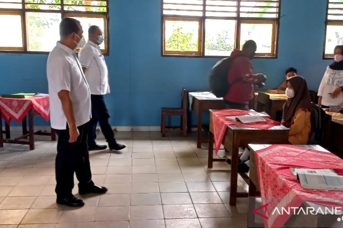 Sekolah di OKU gelar PTM terbatas dengan prokes ketat