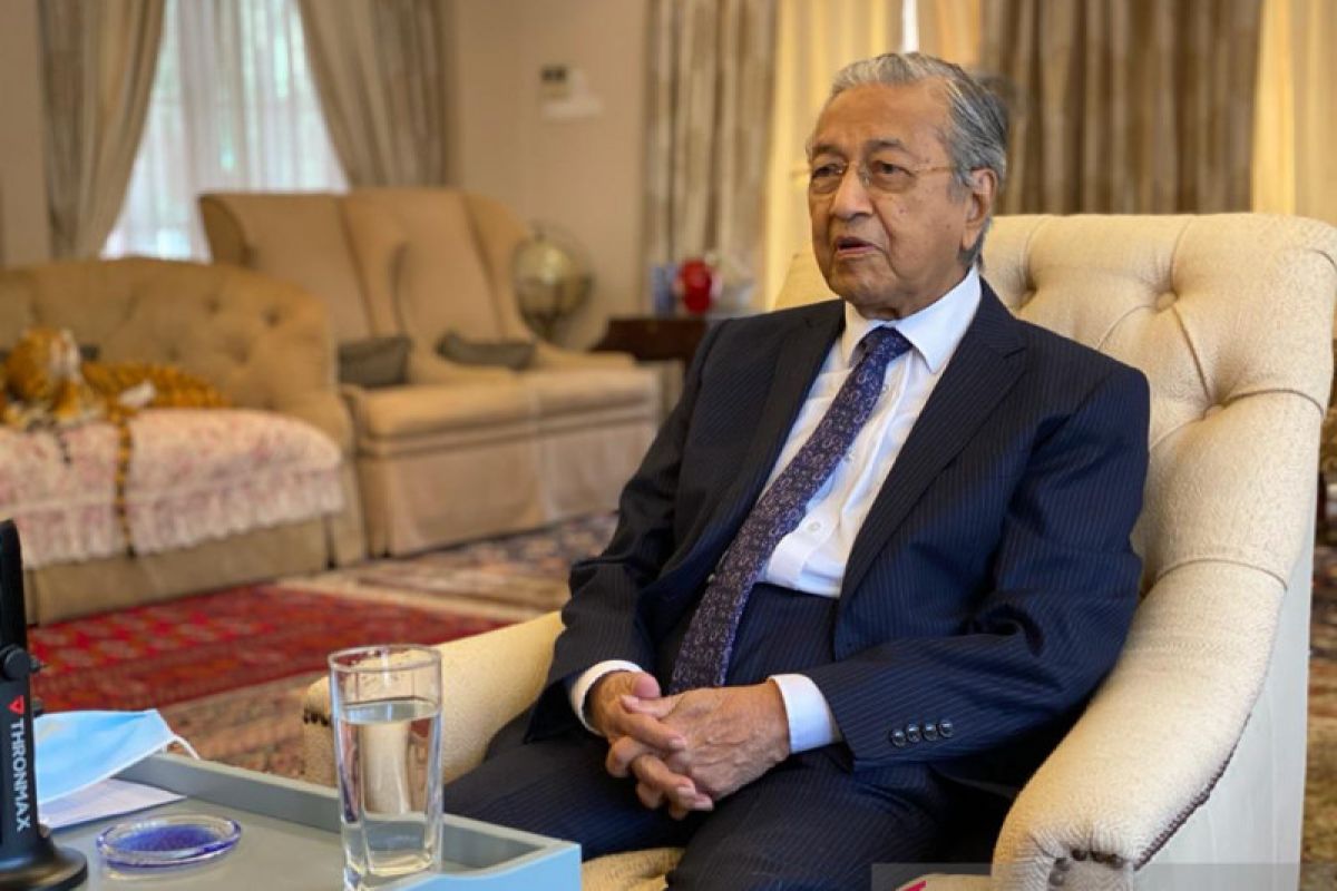 Mahathir Mohamad kritik sikap larangan ekspor listrik ke Singapura