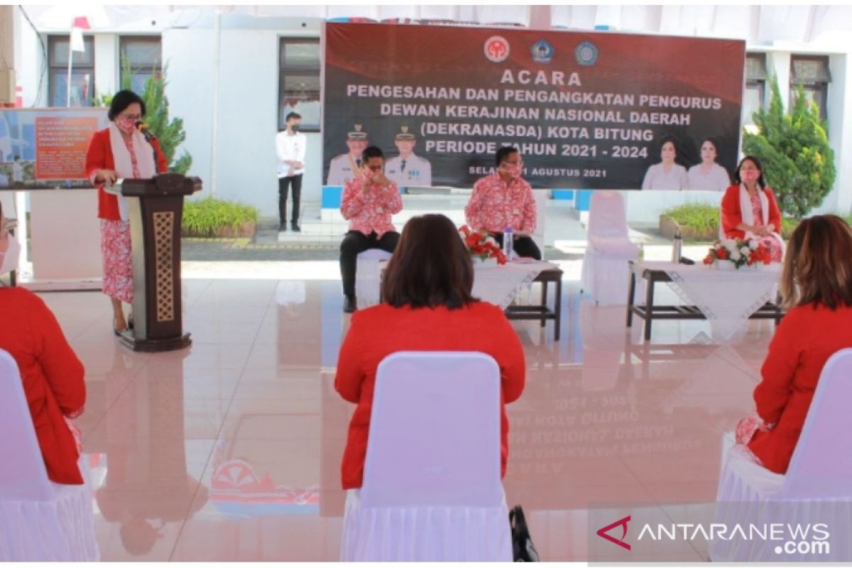 Dekranasda Bitung dorong pengembangan produk kerajinan