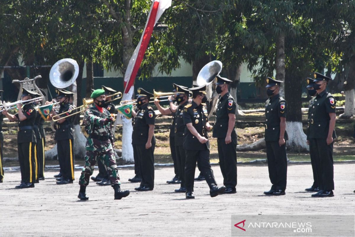 Pangdam: Babinsa garda terdepan jaga keutuhan wilayah