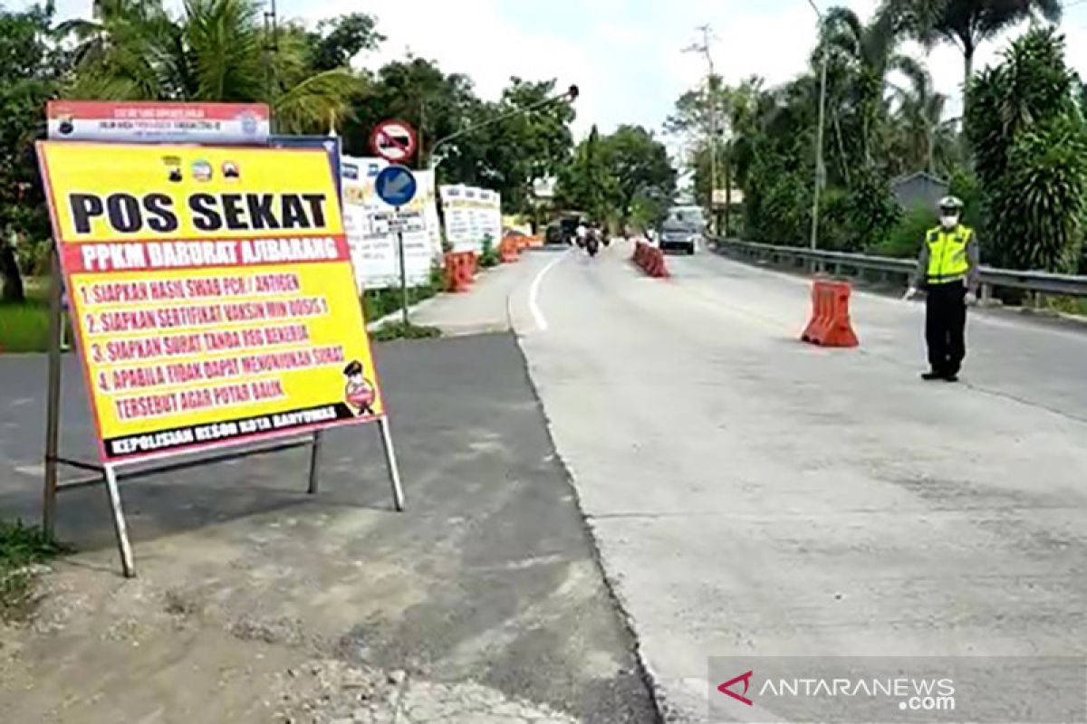 Polresta Banyumas pertahankan penyekatan di sejumlah  ruas jalan