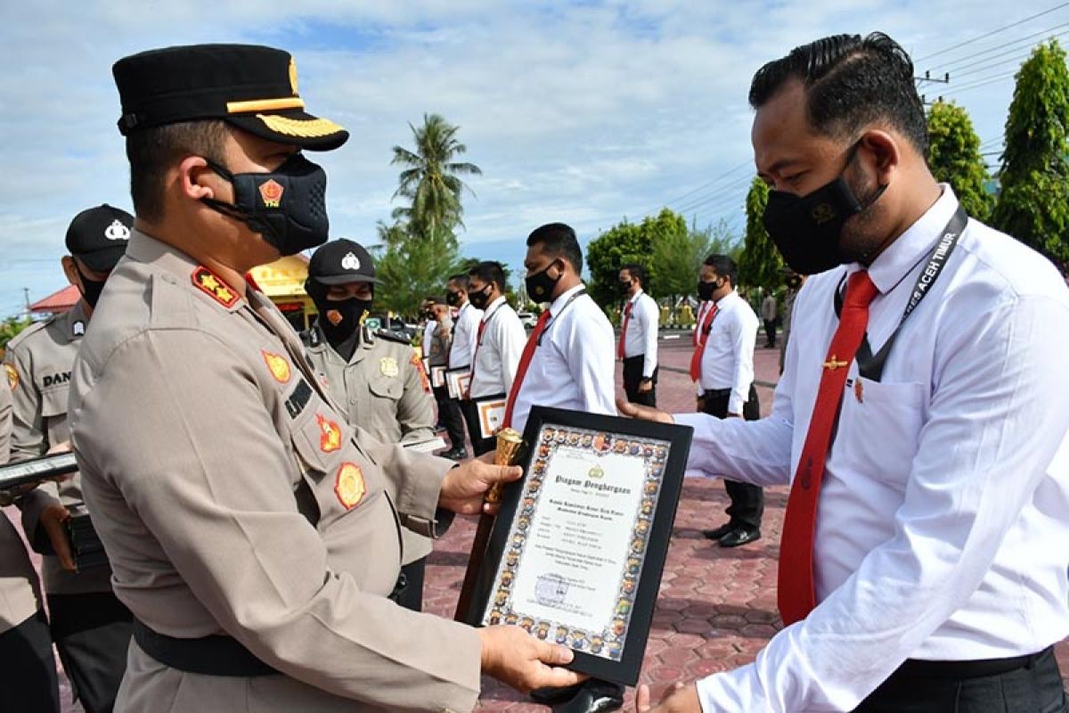 17 Personel Polres Aceh dapat penghargaan usai ungkap pembunuh gajah