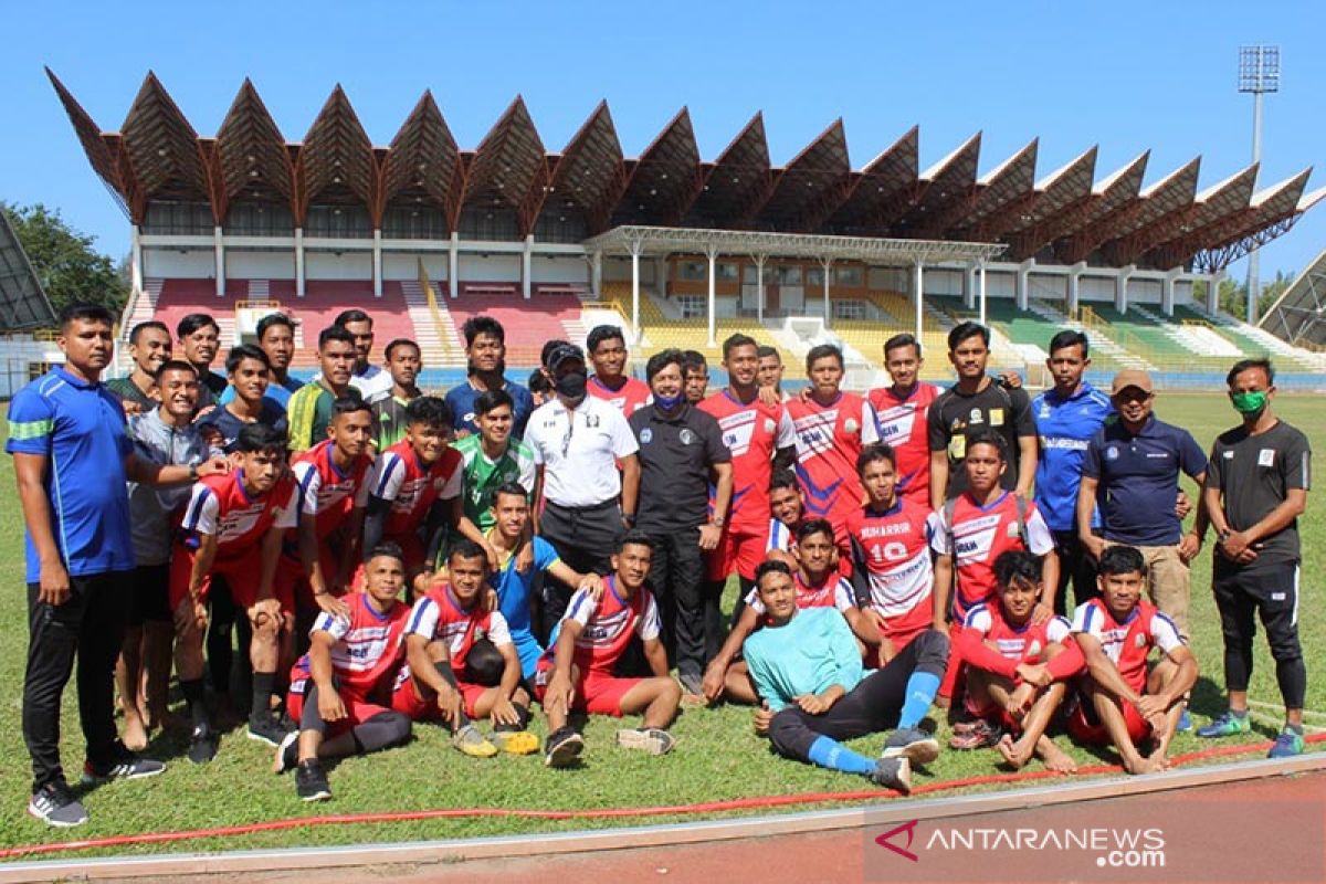 PON Papua - Tim sepak bola Aceh menjalani pemusatan latihan di Jawa Timur