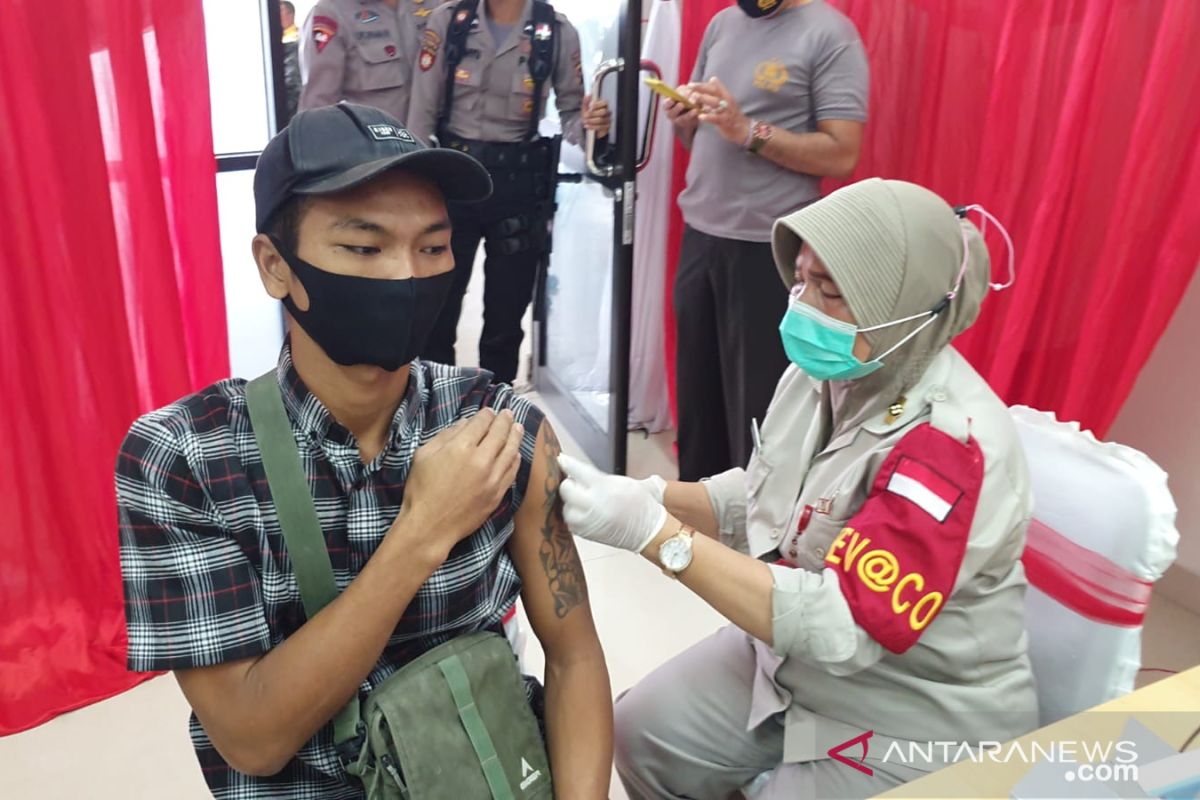 Ratusan warga datangi kegiatan Polresta Padang di komplek Masjid Raya Sumbar, untuk ini